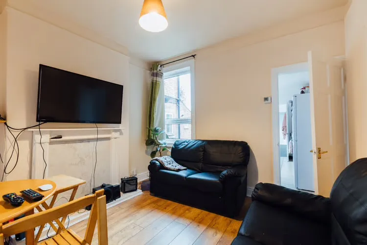 Affordable // West End 4 Bed House // AUG 2026 - Image 3